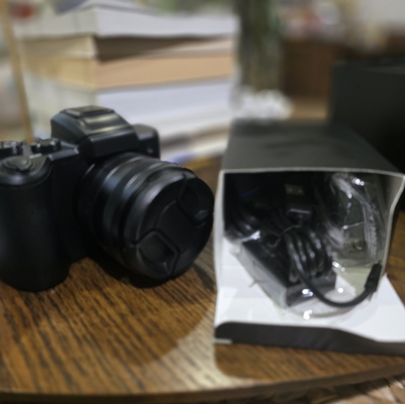 Fulealfly 8K Digital Camera – 88MP Autofocus WiFi Vlogging Camera (Black) - Picture 5 of 6